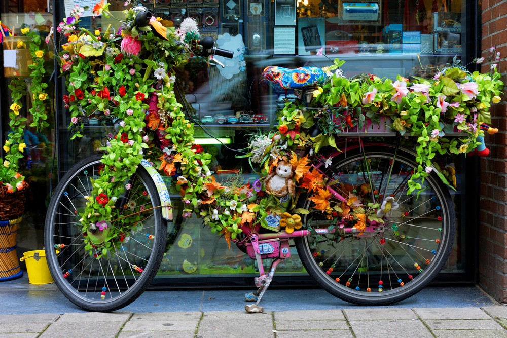 Amsterdam Blumen Fahrrad geschmückt Tripodo.de Hippie