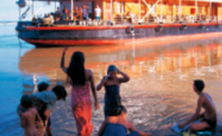 Leben am Fluss Lotus Travel Service 1