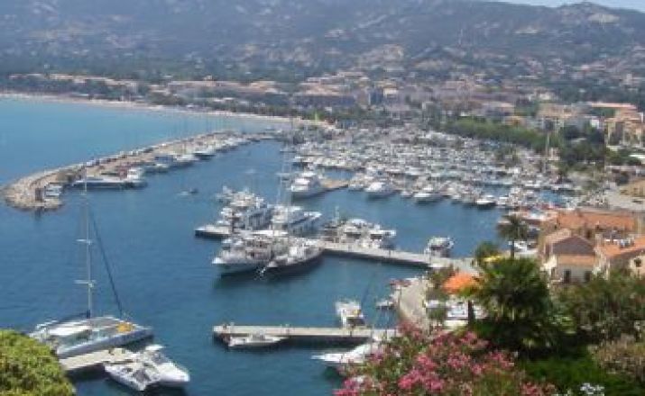 Italien - Törns an der Küste von Sardinien und Korsika Arkadia 1