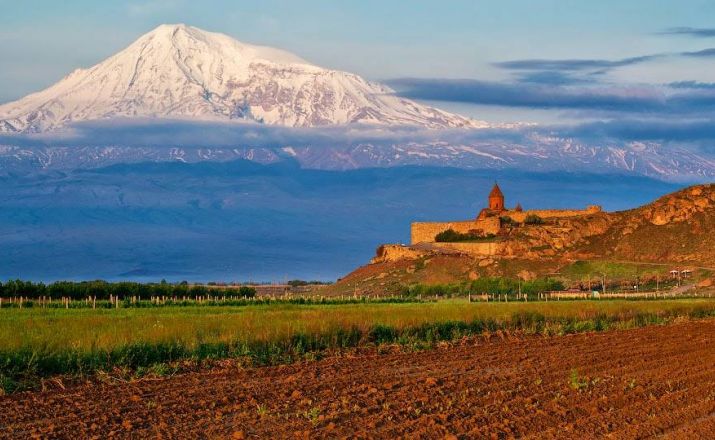 AUF DEN SPUREN DES CHRISTENTUMS Travel Armenia 1