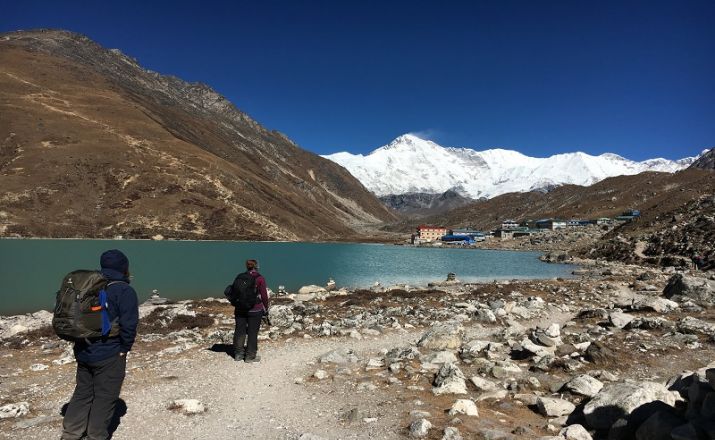 Auf dem Weg nach Gokyo Dorf