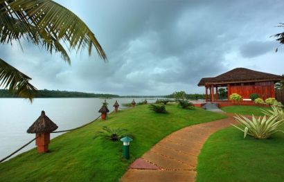Ayurvedakur im Fragrant Nature Resort Kollam