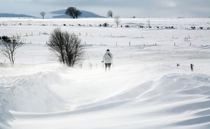 Schneeschuhwanderung und Wellness in der Auvergne France écotours 1